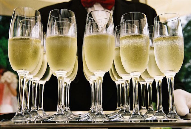 Champagne on the Street: Willow Glen Celebrates Holiday Bubbly Walk